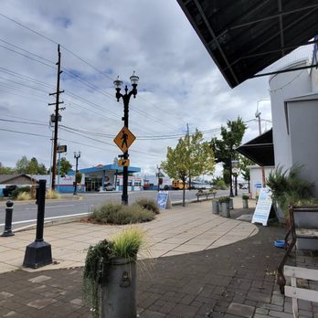 Rogue Creamery - Cheese Shops Near Me - Central Point, Oregon