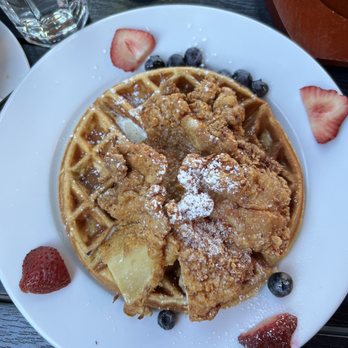 The Trestle - Chicken & Chicken and Waffles - Cocktail Bars Near Me - Astoria, New York