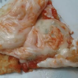 Sophia - Porción de la pizza cuatro quesos