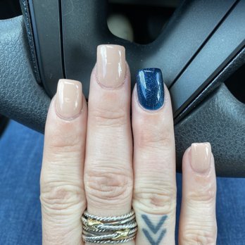 Ooltewah Nail Bar - Right hand. He had to add my middle, Pointy finger and middle not straight & my middle nail is now fatter than all my other nails. - Nail Salons Near Me - Ooltewah, Tennessee Ooltewah Nail Bar - Right hand. He had to add my middle, Pointy finger and middle not straight & my middle nail is now fatter than all my other nails. - Nail Salons Near Me - Ooltewah, Tennessee