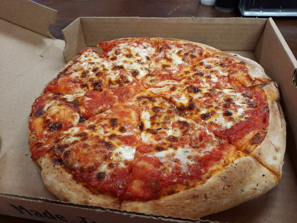 HOMETOWN PIZZA Updated September 2024 8 Commercial St, Hartland