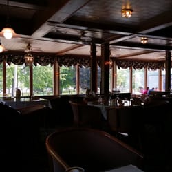 Captain's Pub & Grill - The view of the locks is great.