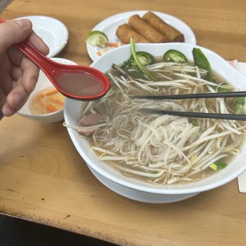 Huong Que - Vietnamese Near Me - Boston, Massachusetts