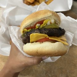 Rim of the Canyon Cafe & Grocery - Cheeseburger