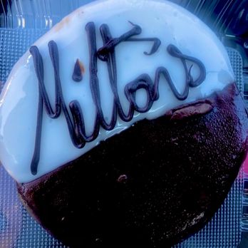 Milton's - Milton's Black & White Cookie (Large).  Shanah Tovah!! - Delis Near Me - Del Mar, California