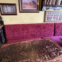 Huntsman Pub - Nice table with history