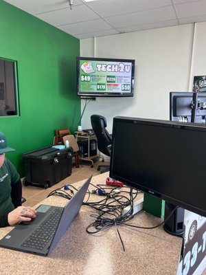 TECH 2U - 28 Photos & 47 Reviews - 7380 S Eastern Ave, Las Vegas ...