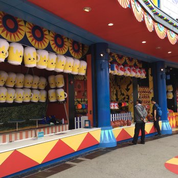 香港海洋公園 - Carnival games had suchhh cute prizes! - Aquariums Near Me - Hong Kong, HK