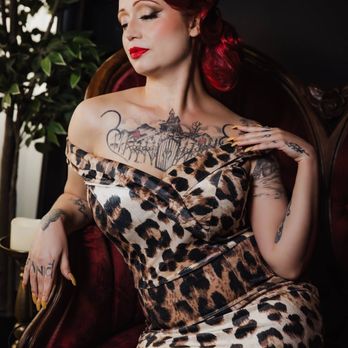 Gilded Glamour - Hair and Makeup by: Gilded Glamour for Photoshoot with Blue Willow Imagery in San Antonio, Texas - Hair Stylists Near Me Gilded Glamour - Hair and Makeup by: Gilded Glamour for Photoshoot with Blue Willow Imagery in San Antonio, Texas - Hair Stylists Near Me