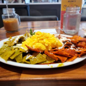Cafe De Olla - Chilequiles divorciados - American Near Me - Monrovia, California