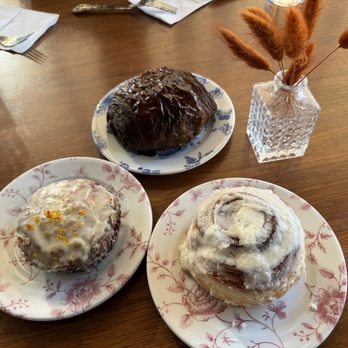 Harvey Bakery & Kitchen - Cranberry orange banana muffin, cinnamon roll, chocolate croissant - Cafes Near Me - Oklahoma City, Oklahoma