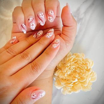 Kayla Nails - Some flowers and lines designs on almond nails - Nail Salons Near Me - Los Gatos, California Kayla Nails - Some flowers and lines designs on almond nails - Nail Salons Near Me - Los Gatos, California