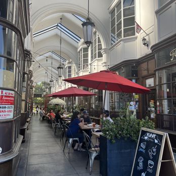 Mandarin Coffee Stand - Coffee & Tea Near Me - Pasadena, California