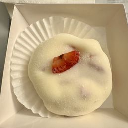 Strawberry and Fresh Cream Mochi