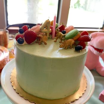 Luliet - Customer cake - Ice Cream & Frozen Yogurt Near Me - Spring, Texas