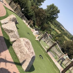 Adventure Golf