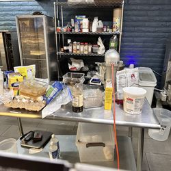 Aura's Bakery