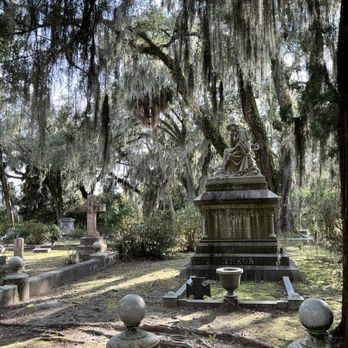 Bonaventure Cemetery - Near parking area - Funeral Services & Cemeteries Near Me - Savannah, Georgia