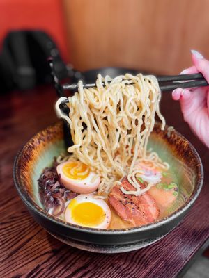 Aki Nom Nom Sushi and Ramen by null