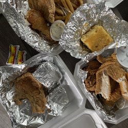 Mamma Lou’s - Fish, cornbread, fries, pork chops, chicken