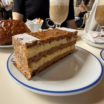 Carette - Photo 8: Mille-feuille - Patisserie/Cake Shop Near Me - Paris, 75 Carette - Photo 8: Mille-feuille - Patisserie/Cake Shop Near Me - Paris, 75