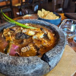El Molcajete Mixto