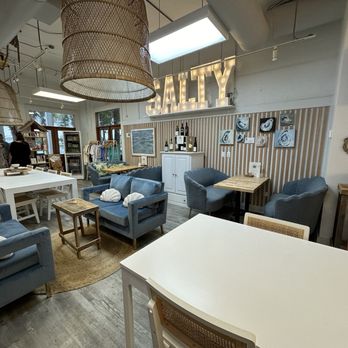 Salty Bottle & Brew  - Inside seating - Wine Tasting Room Near Me - Rosemary Beach, Florida