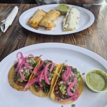 D’Todo Natural - Tres tacos al pastor vegan - Juice Bars & Smoothies Near Me - Bell, California