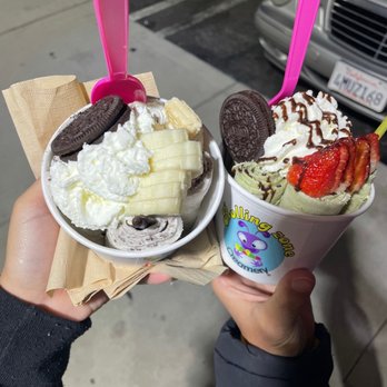 Rolling Zone Creamery - Cookies and cream with banana, matcha matcha - Ice Cream & Frozen Yogurt Near Me - Lawndale, California Rolling Zone Creamery - Cookies and cream with banana, matcha matcha - Ice Cream & Frozen Yogurt Near Me - Lawndale, California