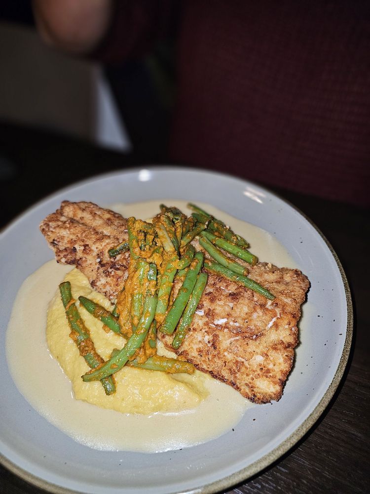 Social spots from Plume