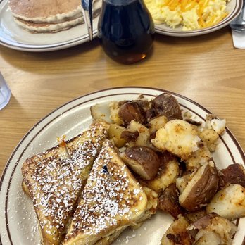 The Hungry Hollow - Monte Cristo Sandwich, potatoes, Blueberry Pancakes, scrambled eggs. - Breakfast & Brunch Near Me - Carmichael, California