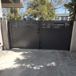 HA In CA Fencing - Aluminum privacy and semi privacy double gate with a smart lock