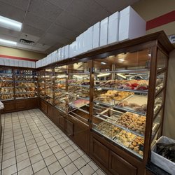 Cicero Bakery - Nicely lit and organized pastry cabinets
