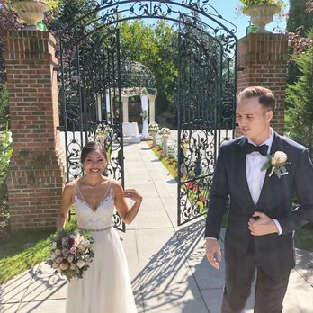 AB Gardencenter & Florist - Bridal bouquet and groom boutonniere - Florists Near Me - Flushing, New York AB Gardencenter & Florist - Bridal bouquet and groom boutonniere - Florists Near Me - Flushing, New York