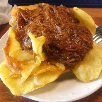Taberna El Sur de Huertas - Steak and potatoes......delicious pulled beef and fresh potato chips - Spanish Near Me - Madrid, M