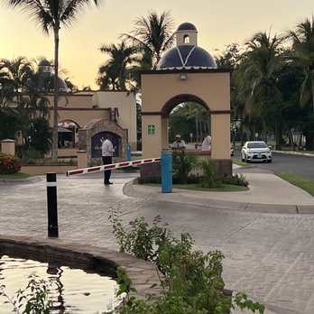 El Patron - Alonso and his unethical timeshare partners - Mexican Near Me - Flamingos, NAY