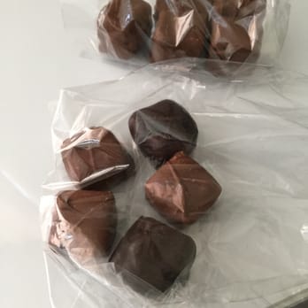 The Chocolate Factory - Peanut butter (milk and dark) and milk mint smoothies - Chocolatiers & Shops Near Me - London, Ontario The Chocolate Factory - Peanut butter (milk and dark) and milk mint smoothies - Chocolatiers & Shops Near Me - London, Ontario