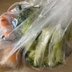 The Captain's Boil - Seafood with potato and broccoli