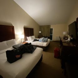 Comfort Inn & Suites - Two queens with balcony