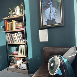 Black Onyx Tattoo - Waiting area