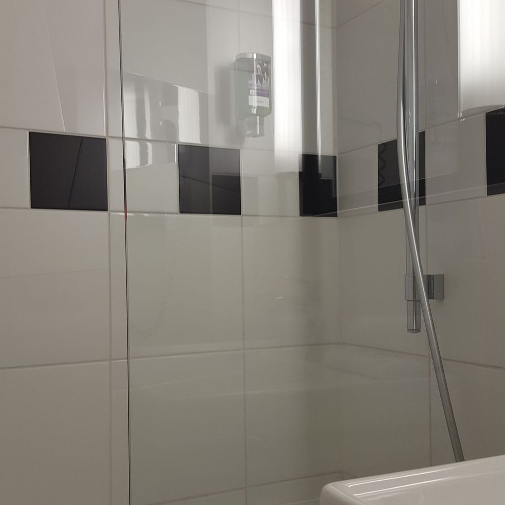 Hôtel Mercure Nice Marché aux Fleurs - Bath - Hotels Near Me - Nice, 06