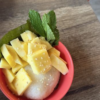 Sweet Basil - Mango sticky rice - Thai Near Me - Franklin, Wisconsin Sweet Basil - Mango sticky rice - Thai Near Me - Franklin, Wisconsin