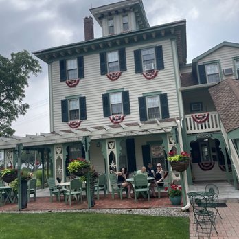 Jonathan Pitney House - Outside breakfast seating area - Bed & Breakfast Near Me - Absecon, New Jersey Jonathan Pitney House - Outside breakfast seating area - Bed & Breakfast Near Me - Absecon, New Jersey