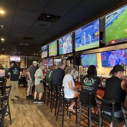 Gus' Italian Cafe & Sports Bar