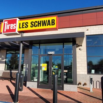 Les Schwab Tire Center - Front of the building - Tires Near Me - Moreno Valley, California Les Schwab Tire Center - Front of the building - Tires Near Me - Moreno Valley, California