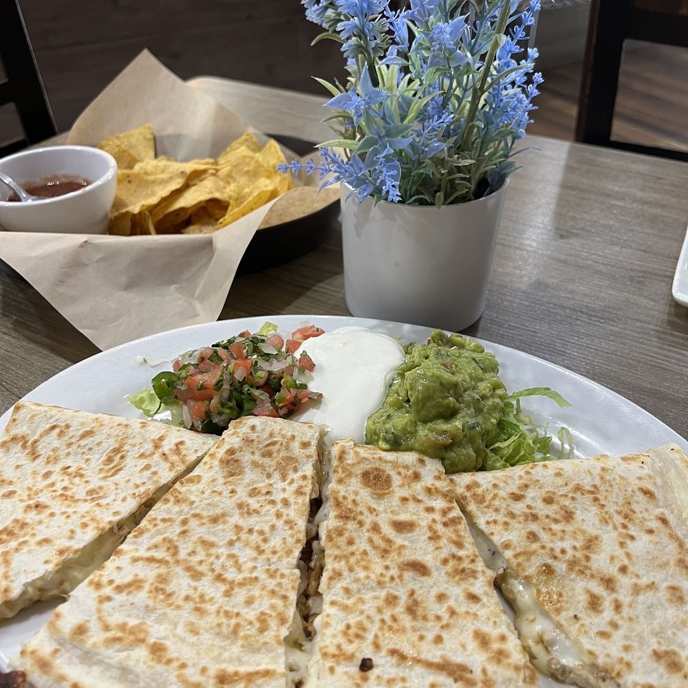 Cielo Mexican Grill - Appetizer Chicken Quesadilla - Mexican Near Me - Schaumburg, Illinois
