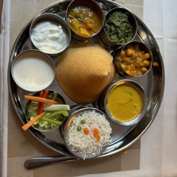Taj Indian Cuisine - Taj Vegetable Curry lunch special - Indian Near Me - Stamford, Connecticut Taj Indian Cuisine - Taj Vegetable Curry lunch special - Indian Near Me - Stamford, Connecticut