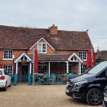 The Winning Post - Pubs Near Me - Windsor, WNM