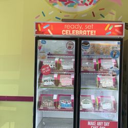 Menchie's - Birthday cakes