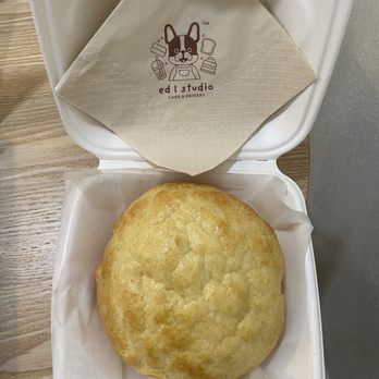 Ed Studio - Pineapple Bun - Desserts Near Me - Gaithersburg, Maryland